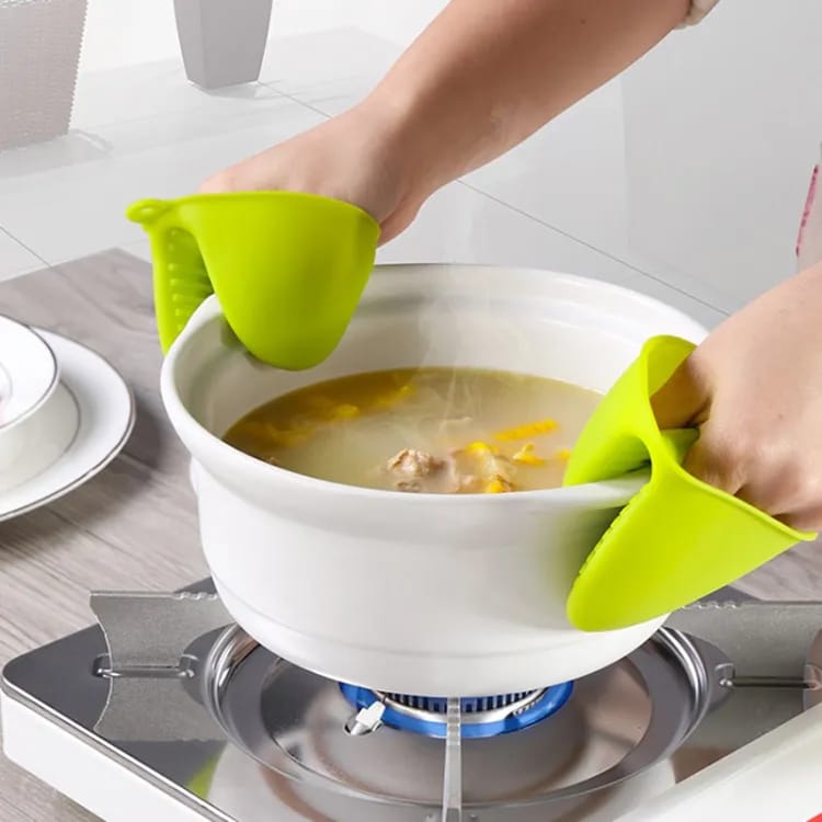 Silicone Heat Resistant Gloves with Clips - Non-Slip Insulation Mitts for Cooking, Baking, and Handling Hot Pots