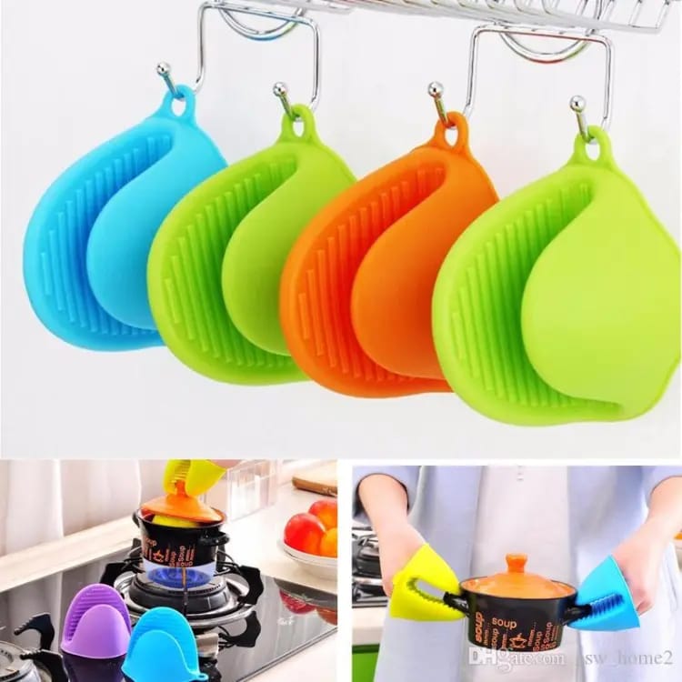 Silicone Heat Resistant Gloves with Clips - Non-Slip Insulation Mitts for Cooking, Baking, and Handling Hot Pots